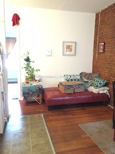 Mission Hill Deal Alert! 1 Bed 1 Bath apartment in Huntington Ave Boston - $2,295