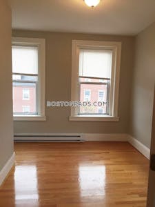 East Boston Renovated 3 bed 1 bath available NOW on Chelsea St in East Boston!  Boston - $3,100 50% Fee