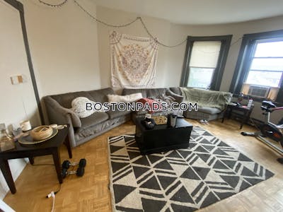 Mission Hill Spacious 4 bed 1 bath available NOW on Pontiac St in Mission Hill! Boston - $4,500